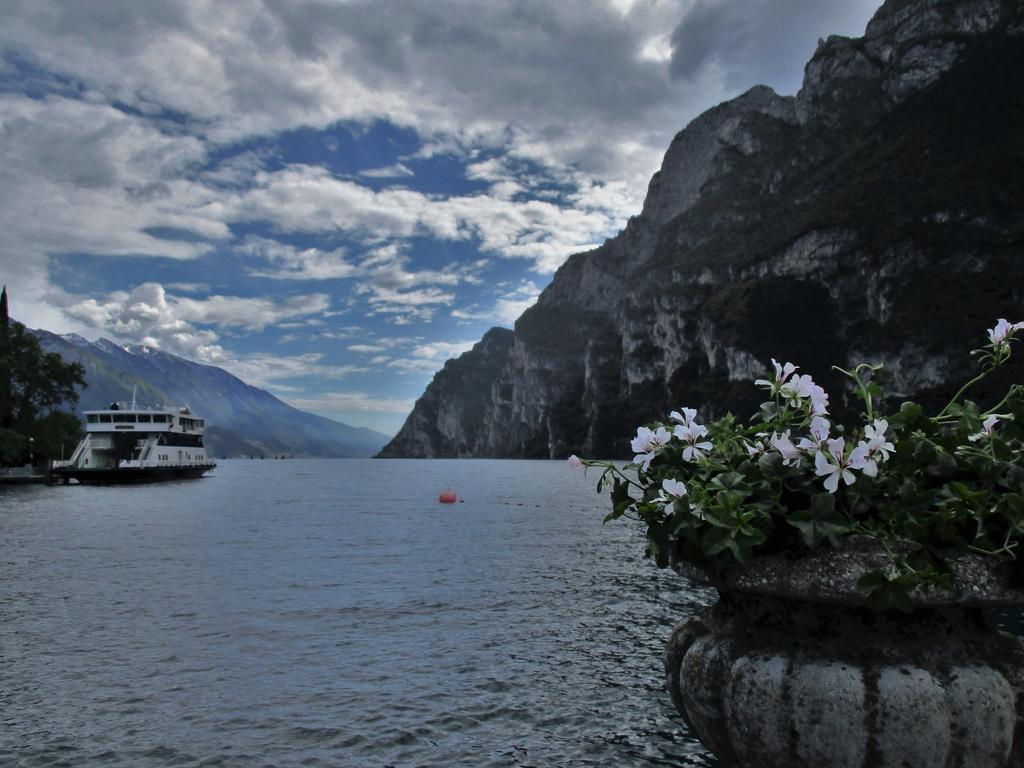 La Piazzetta Di Canale B&B Tenno Eksteriør billede